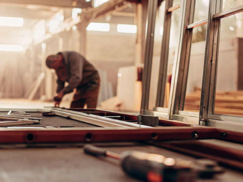 10-essential-features-of-commercial-entry-doors-for-contractors