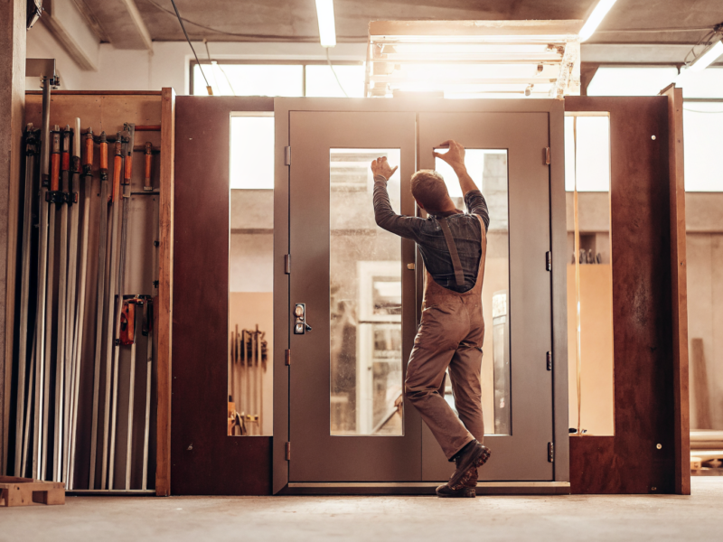 4-key-benefits-of-metal-office-doors-for-contractors