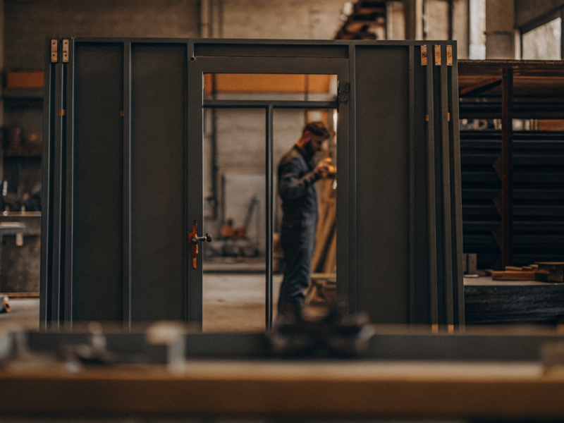 5-best-practices-for-working-with-metal-door-suppliers