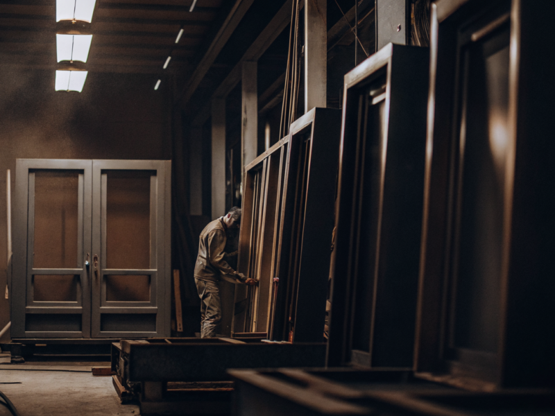 how-to-choose-the-right-industrial-door-supplier-for-your-project