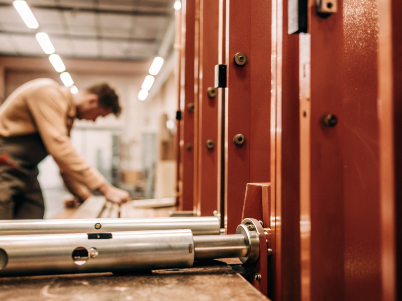 master-lock-components-best-practices-for-midsize-contractors