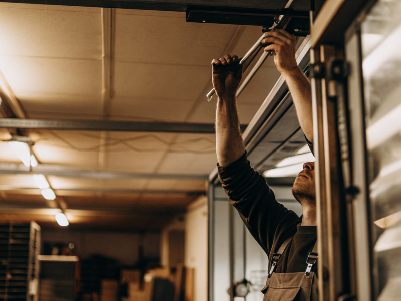 master-slow-door-closing-mechanisms-installation-and-troubleshooting-guide